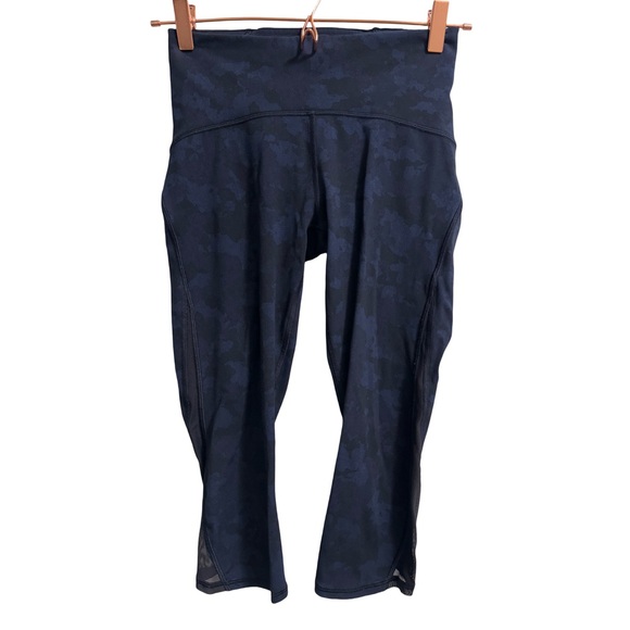 Lululemon Train Times Crop Legging 17” Camo Midnight Navy/ Black Size 6 - Picture 4 of 11